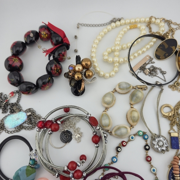 Mystery Jewelry Lot – Exactly as Pictured – Vintage & Modern Mix - Picture 2 of 6